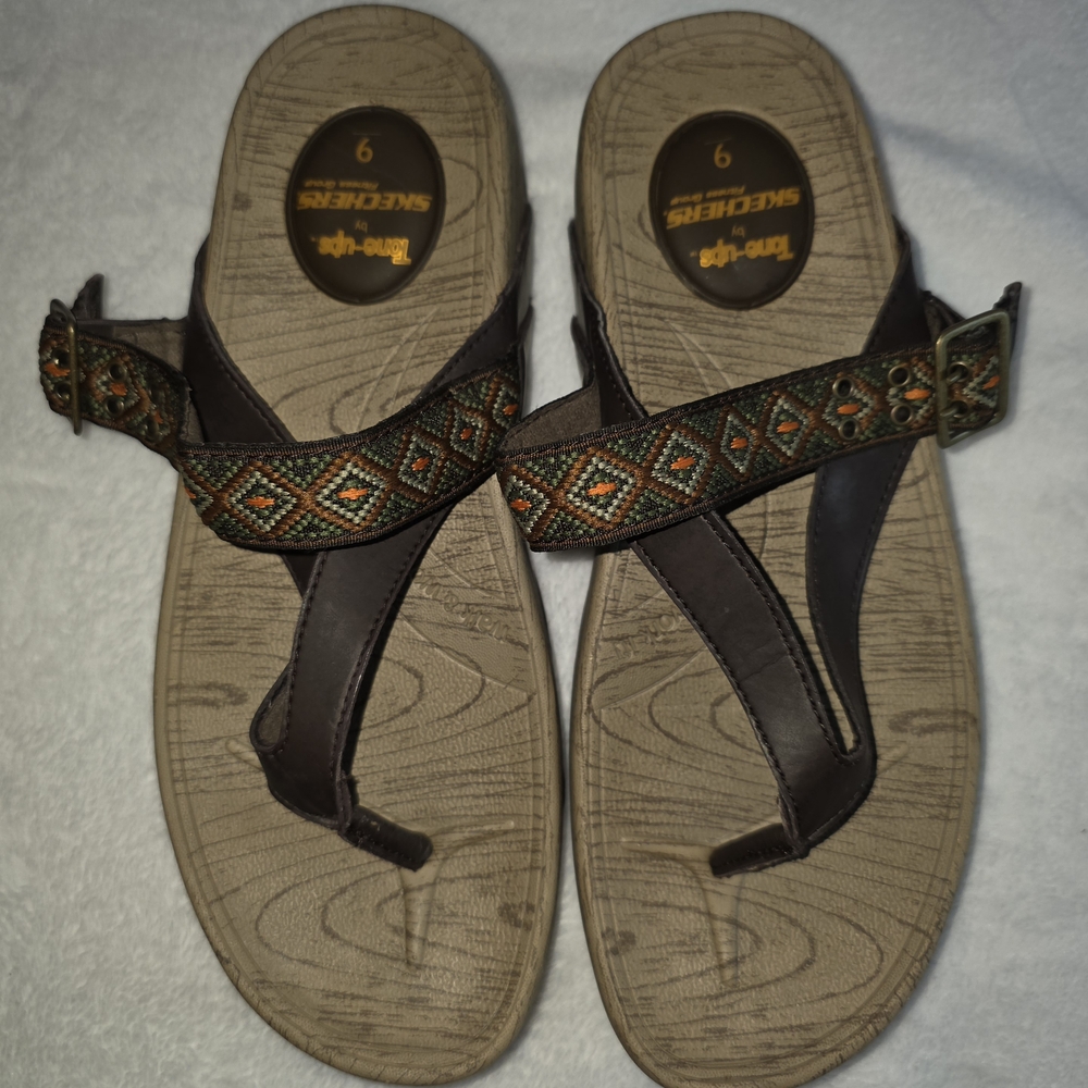 Women's Skechers Tone-Ups Sandals Size 9